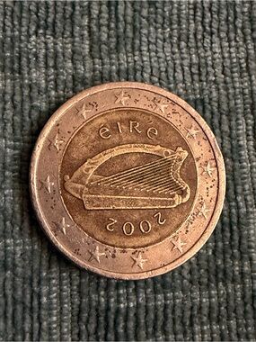 2002 Ireland 2 Euro Coin First Year of Issue Celtic Harp Design